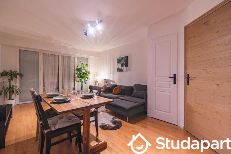 Chambre - 11 m² - 1 pièce