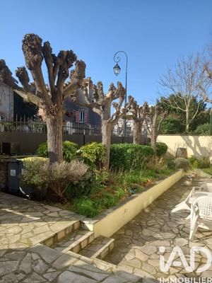 Maison - 214 m² - 8 pièces