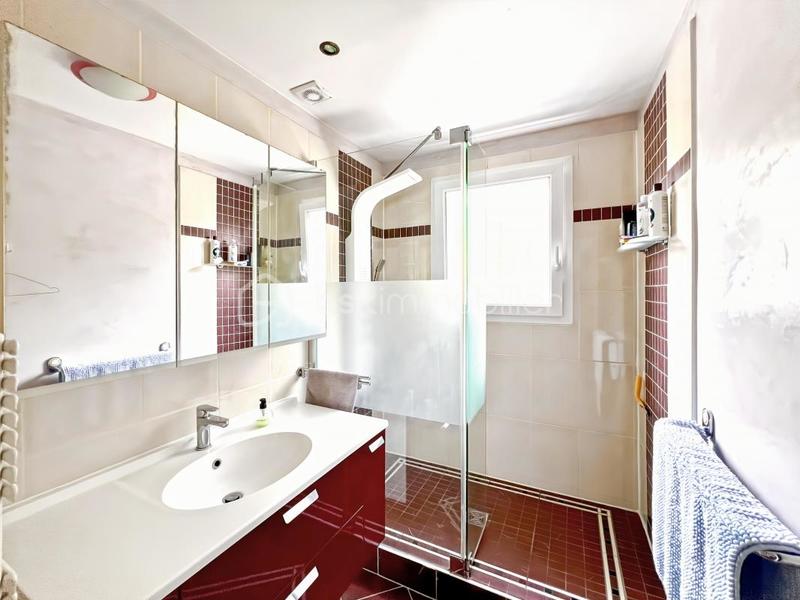 Maison traditionnelle - 124 m² - 6 pièces