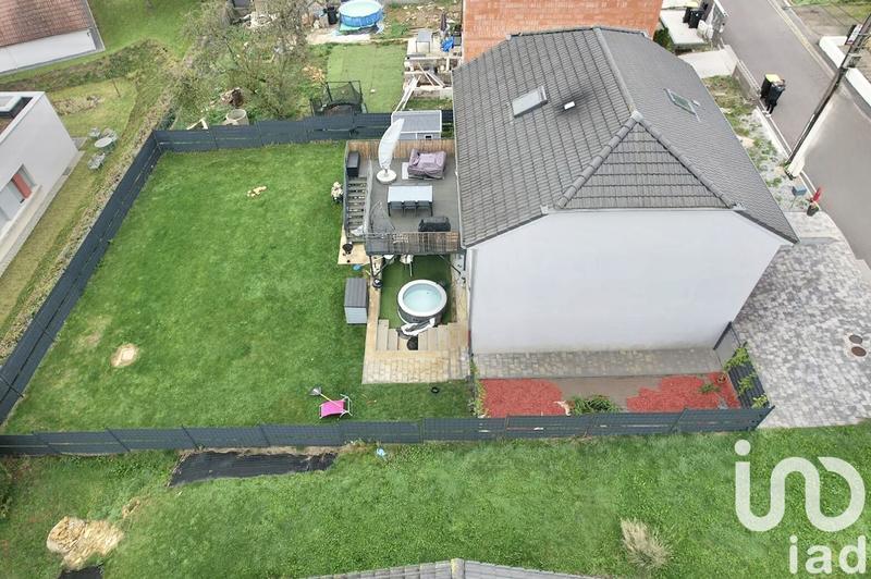 Maison - 96 m² - 6 pièces