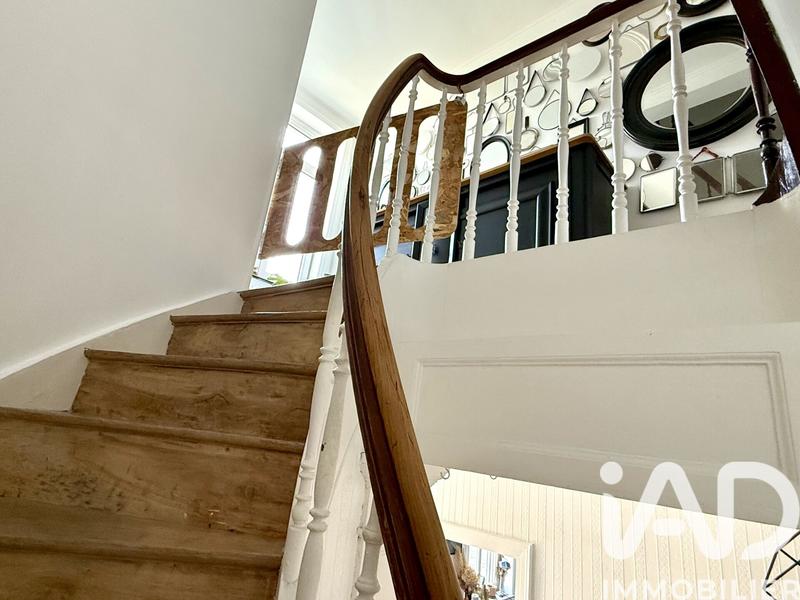 Maison - 229 m² - 9 pièces