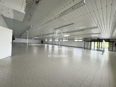 Local commercial - 1 082 m²