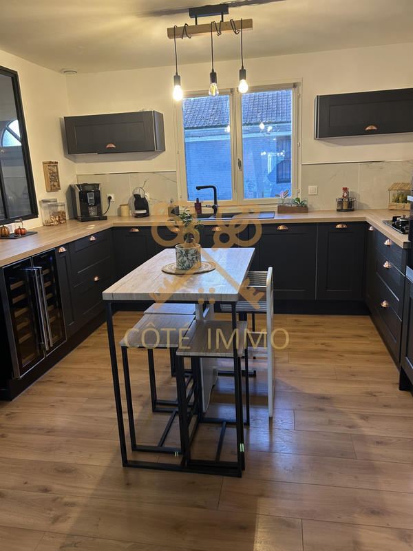 Maison - 95 m² - 5 pièces