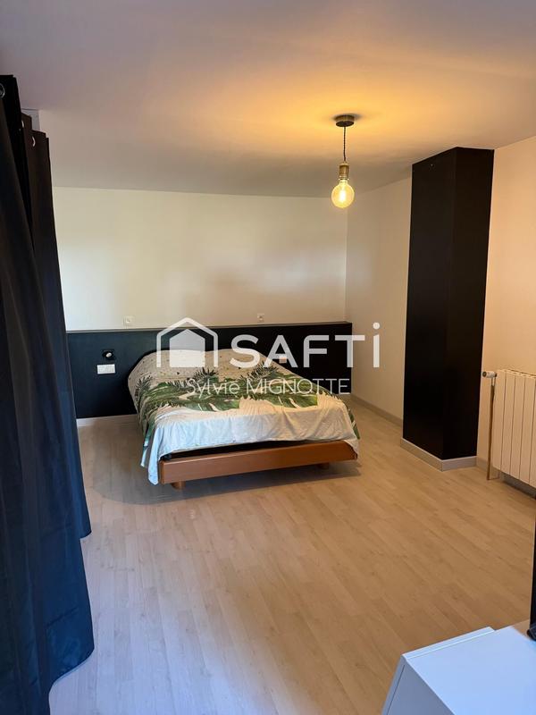 Maison - 230 m² - 9 pièces