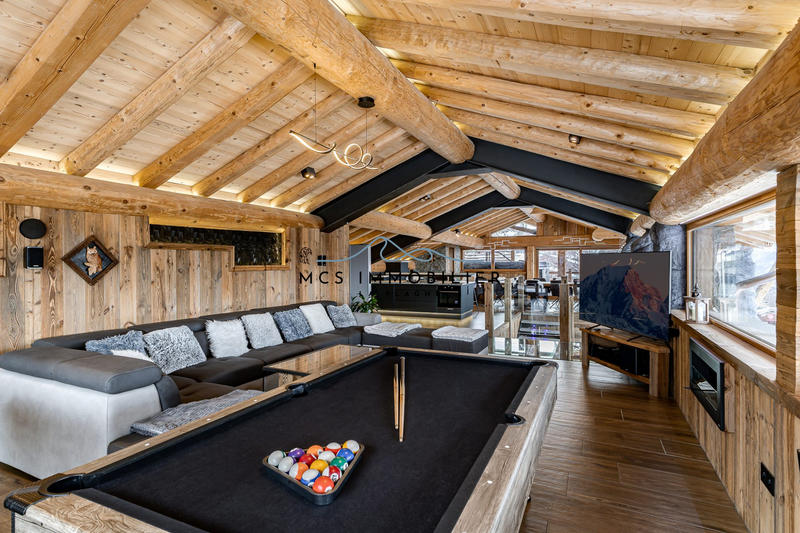 Châlet - 275 m² - 10 pièces