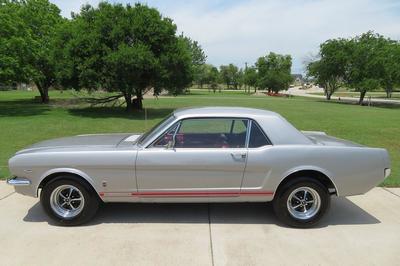 Ford Mustang Coupe V8 01.76.63.32.16