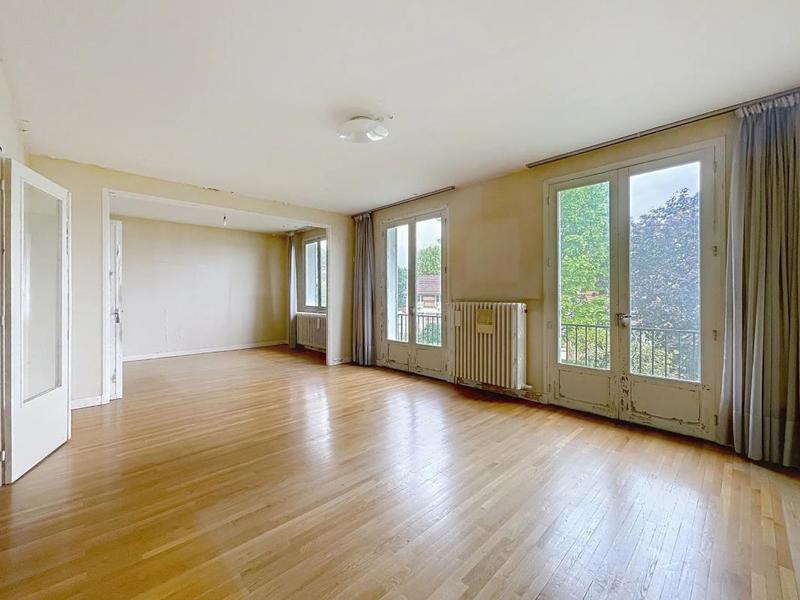 Maison - 232 m² - 9 pièces