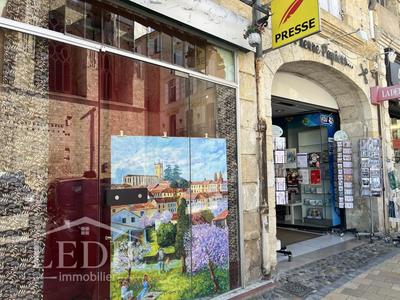 Local commercial - 157 m² - 1 pièce