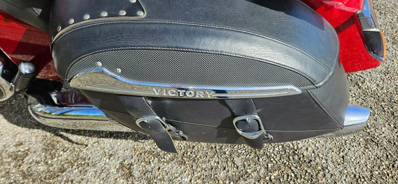 Victory Motorcycles Cross road 1737 victory Rouge