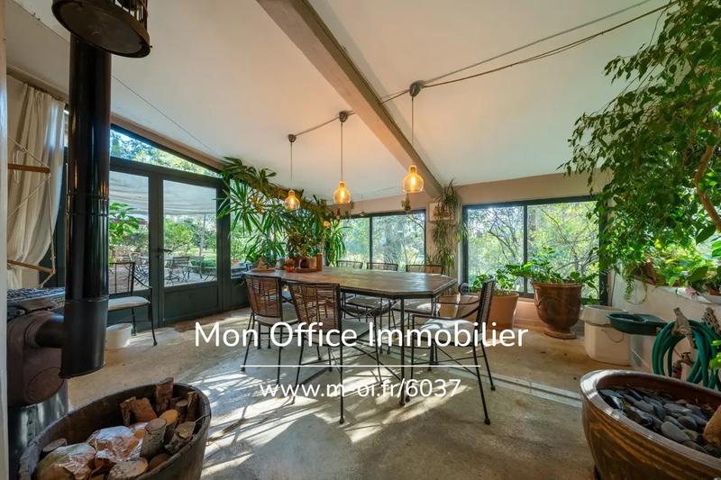 Maison - 236 m² - 7 pièces