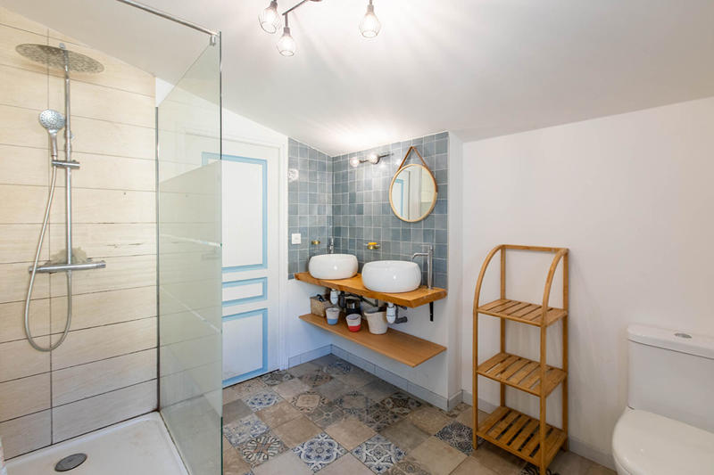 Maison - 216 m² - 8 pièces