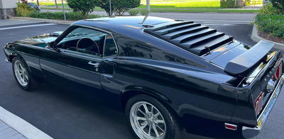 Ford Mustang Fastback V8 351