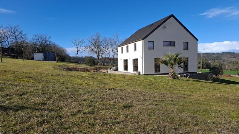 Maison - 195 m² - 7 pièces