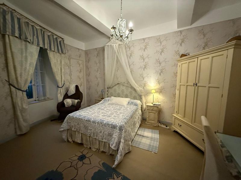 Maison - 455 m² - 12 pièces