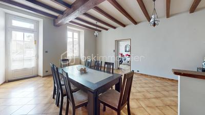 Maison - 180 m² - 8 pièces