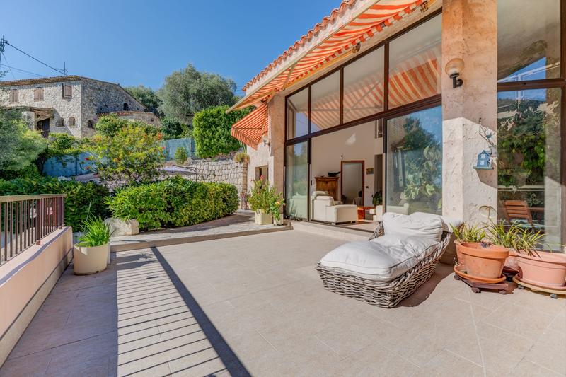 Maison - 276 m² - 5 pièces