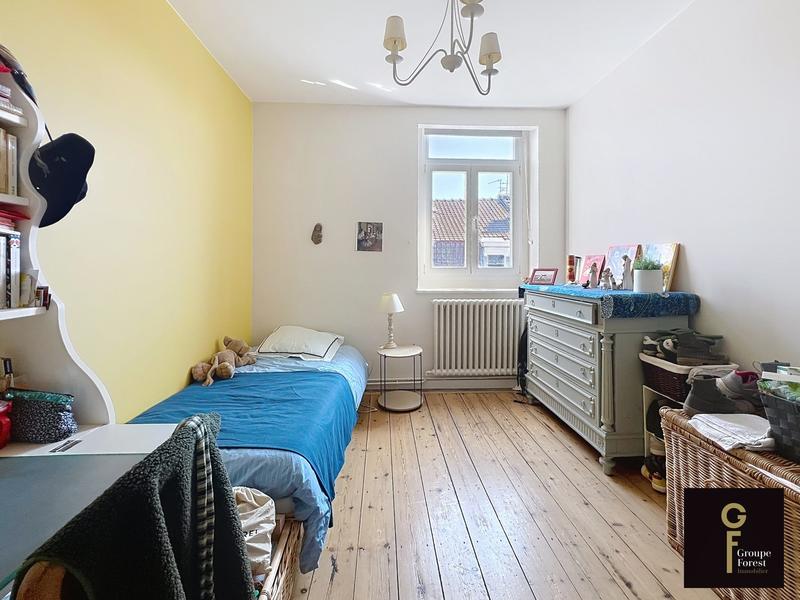 Maison - 255 m² - 9 pièces