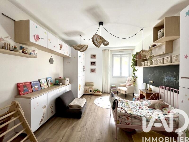 Appartement - 100 m² - 5 pièces