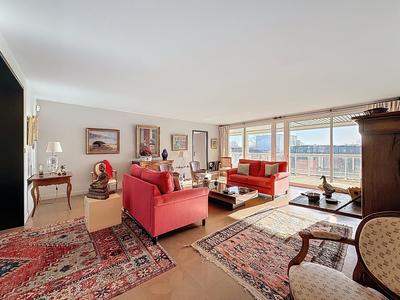 Appartement - 220 m² - 5 pièces