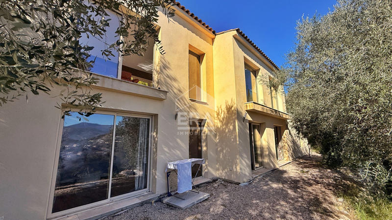 Maison - 144 m² - 5 pièces