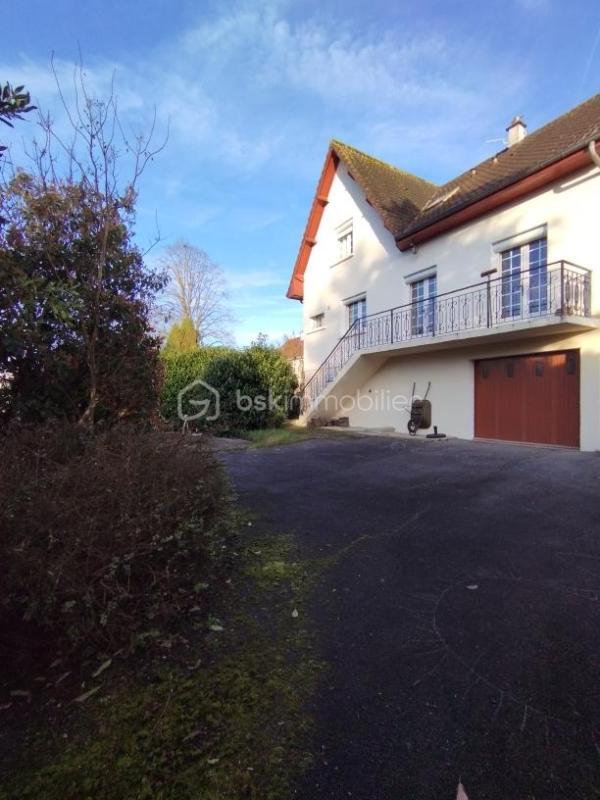 Maison traditionnelle - 123 m² - 6 pièces