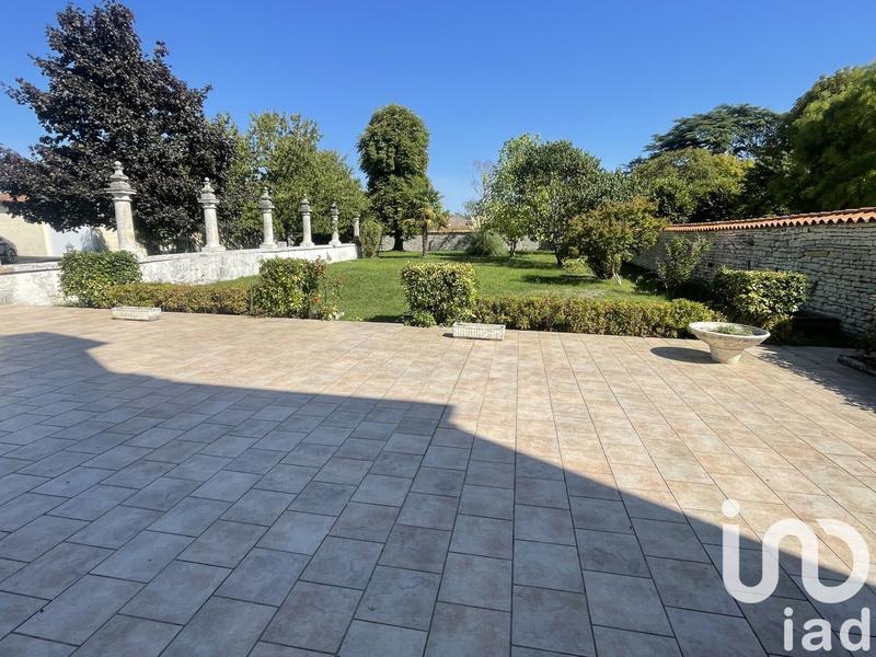 Maison - 210 m² - 6 pièces