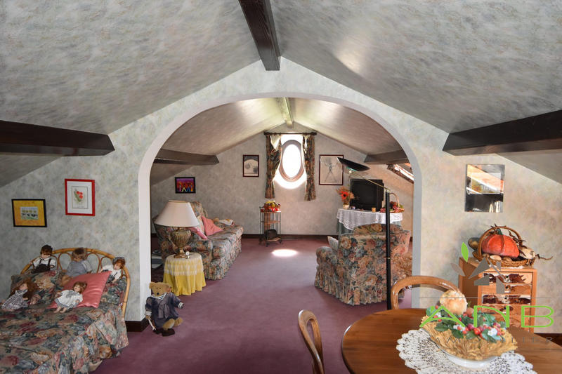 Maison - 332 m² - 8 pièces