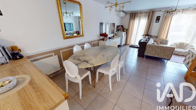 Maison - 98 m² - 5 pièces