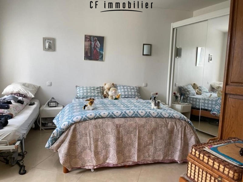 Maison - 223 m² - 6 pièces