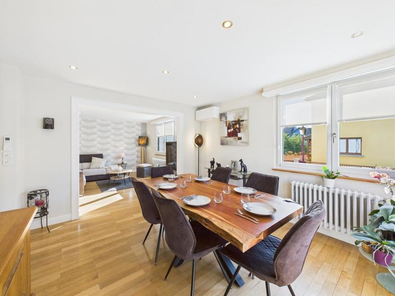 Maison - 202 m² - 5 pièces