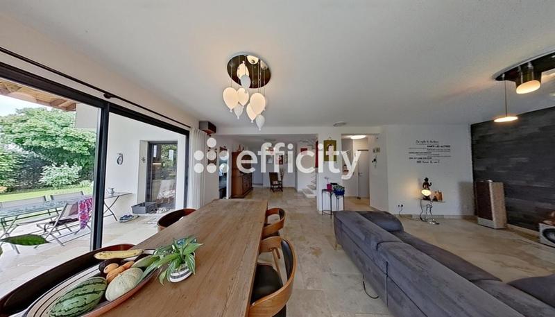 Maison - 161 m² - 7 pièces