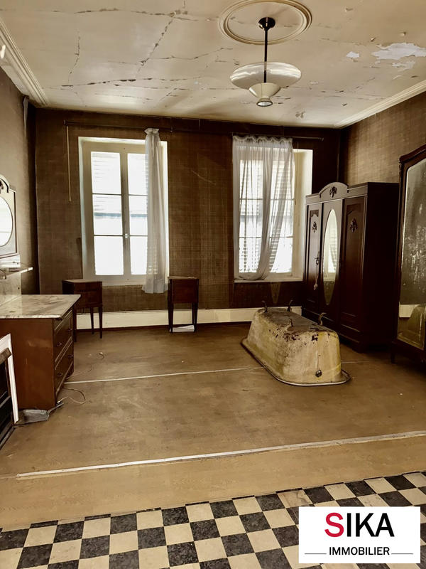 Maison ancienne - 303 m² - 10 pièces