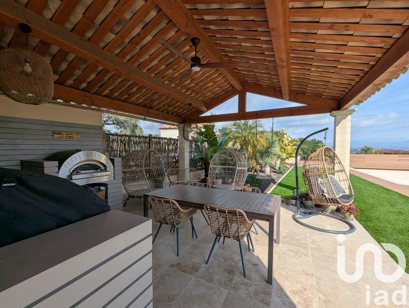 Maison - 192 m² - 6 pièces