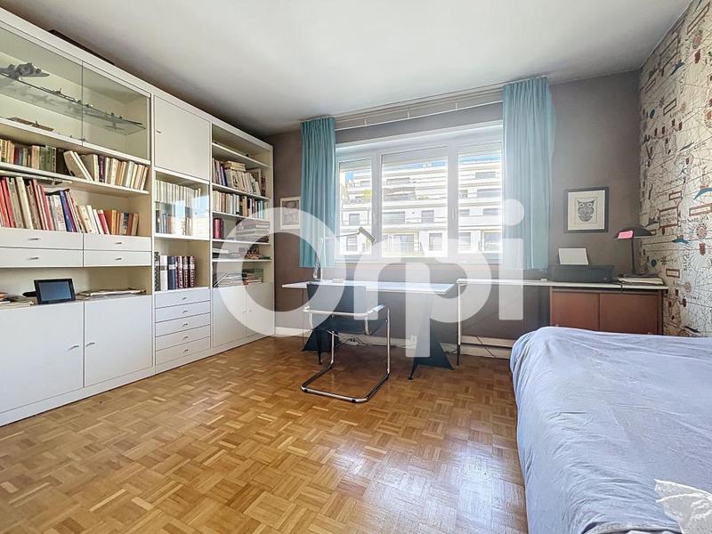 Appartement - 125 m² - 6 pièces