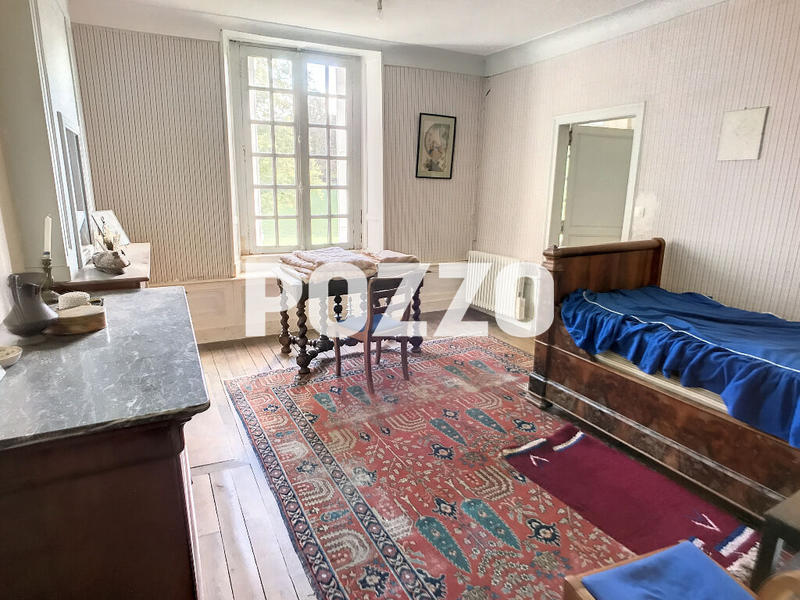 Maison - 334 m² - 7 pièces