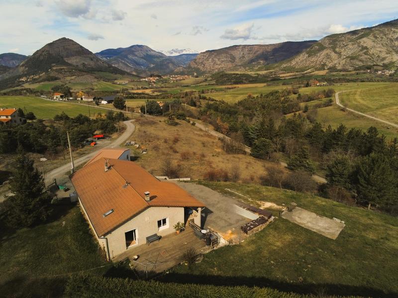 Maison - 140 m² - 5 pièces