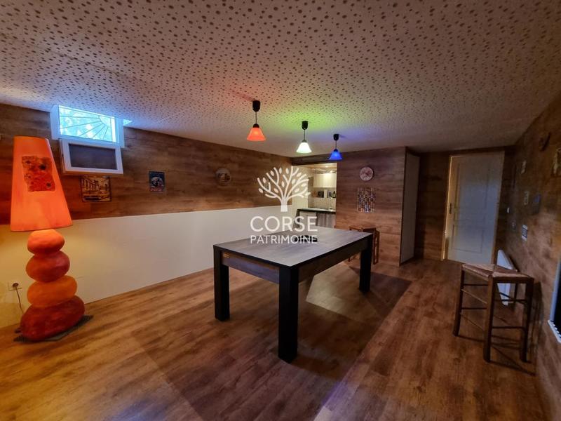 Villa - 215 m² - 9 pièces