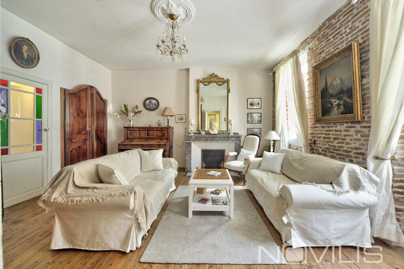 Maison - 260 m² - 5 pièces