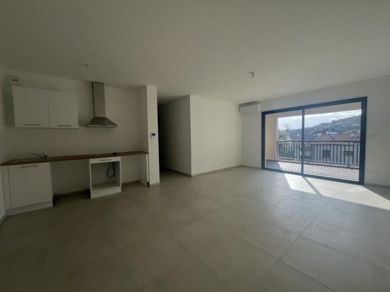 Appartement - 75 m² - 3 pièces