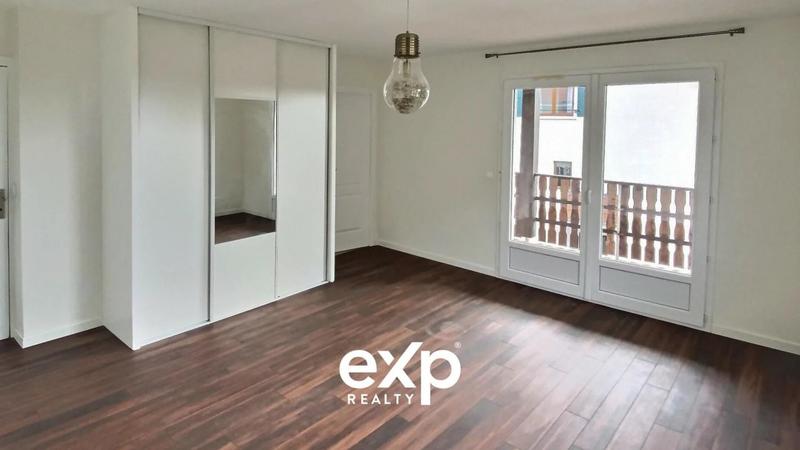 Maison - 331 m² - 7 pièces