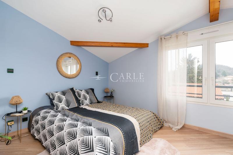 Villa - 207 m² - 9 pièces