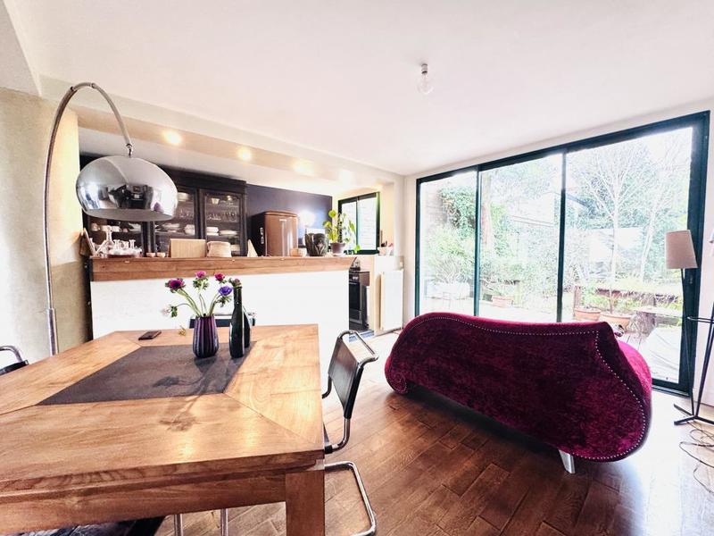 Maison - 200 m² - 6 pièces