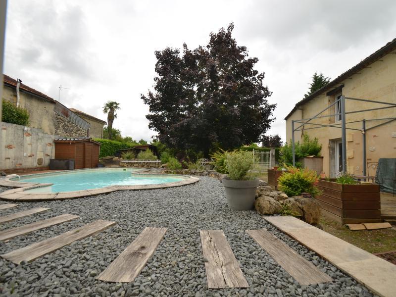 Maison en pierre - 252 m² - 11 pièces