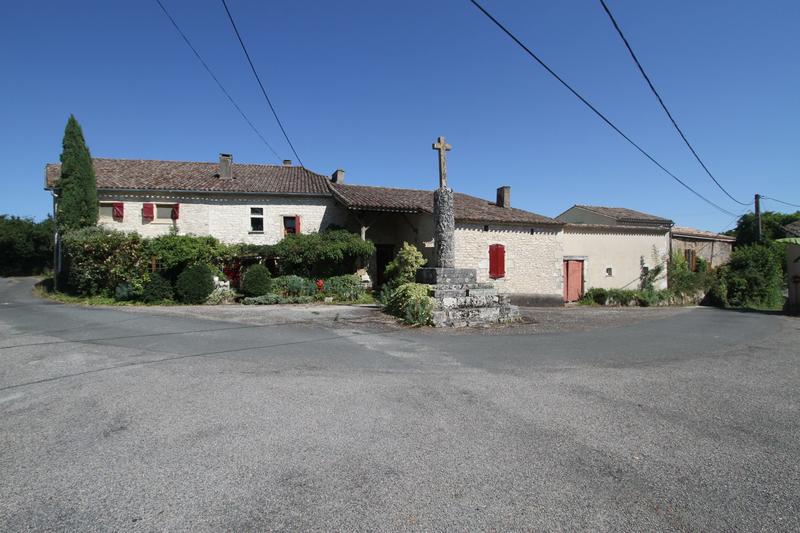 Maison traditionnelle - 455 m² - 10 pièces