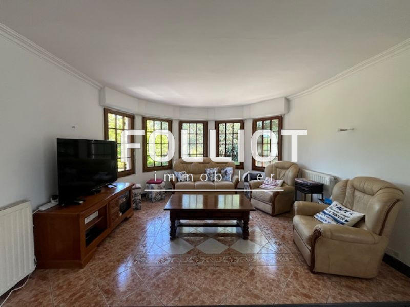 Maison - 177 m² - 7 pièces