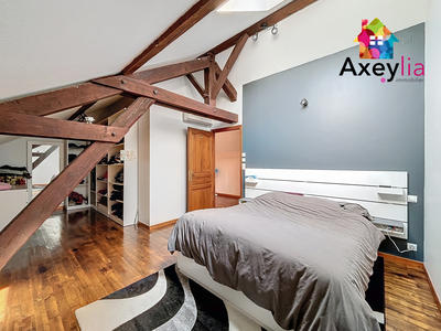 Maison - 240 m² - 8 pièces