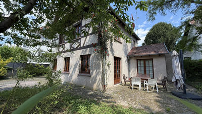 Maison - 224 m² - 7 pièces