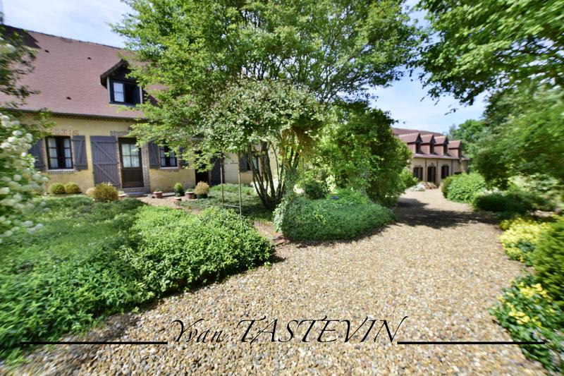 Villa - 351 m² - 10 pièces