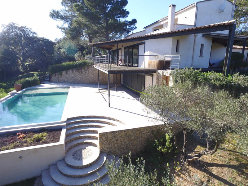 Villa - 250 m² - 5 pièces