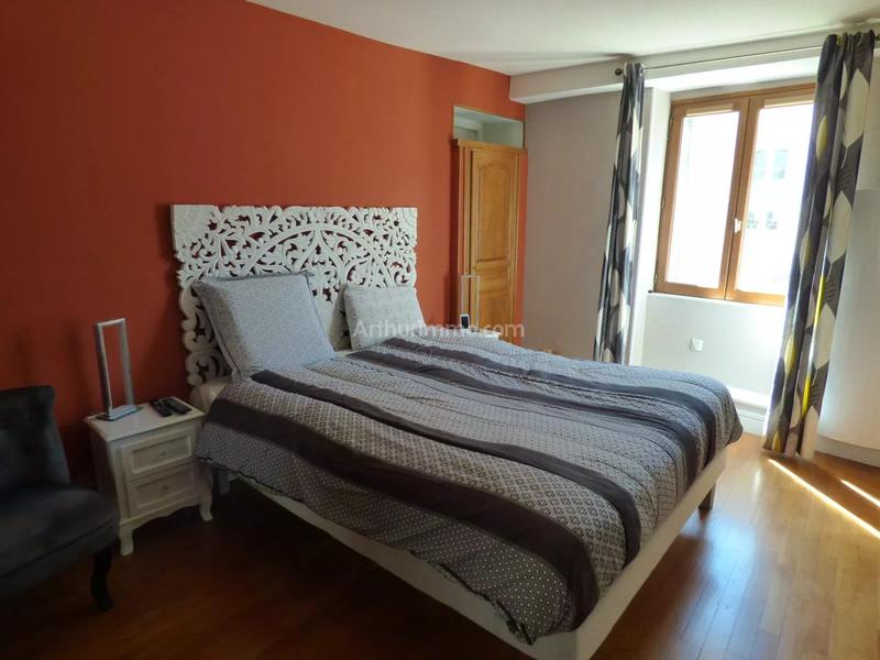 Maison - 200 m² - 9 pièces